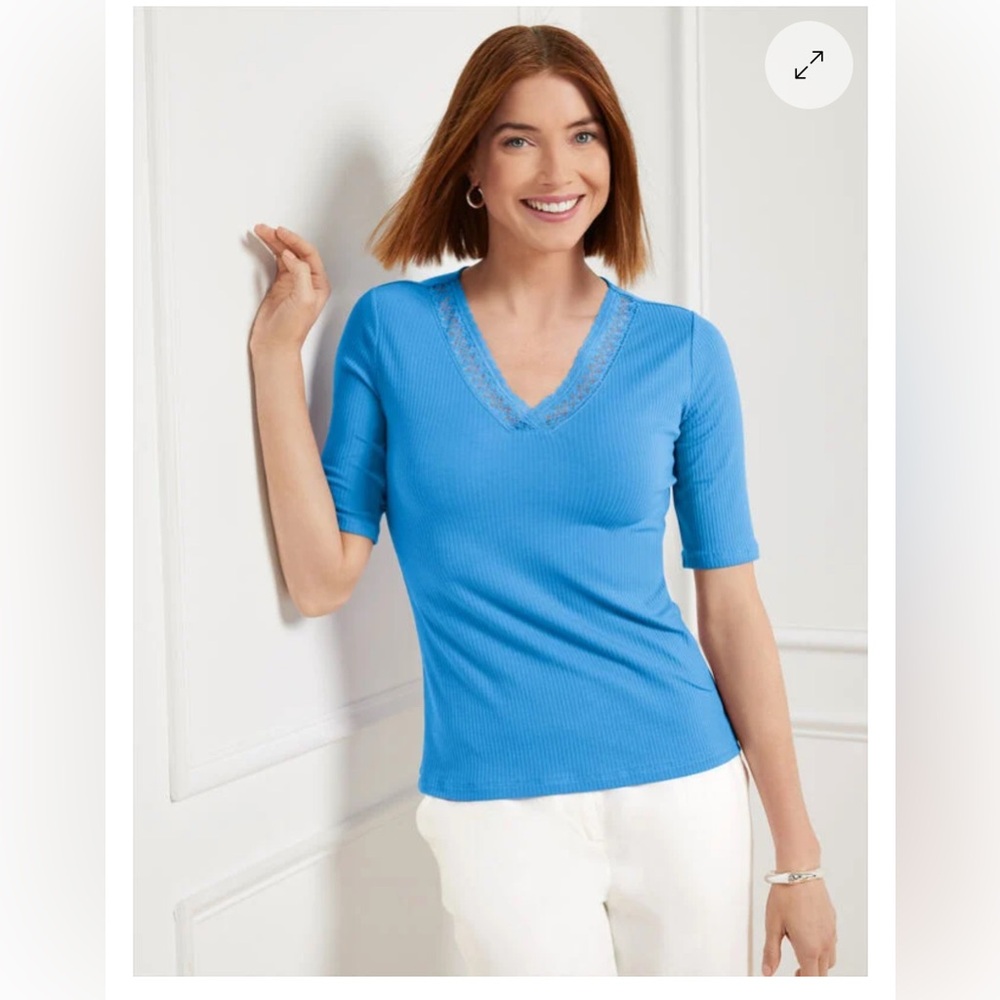 Brand new and never worn. NAVY BLUE, 3X Womens v neck tee with lace trim